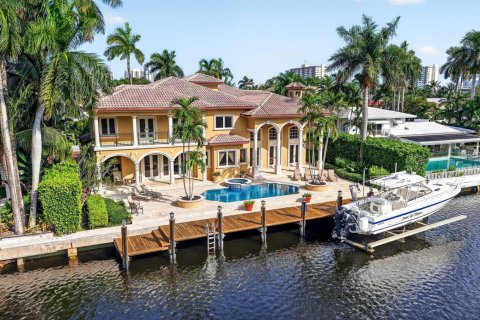 Villa ou maison à Fort Lauderdale, Floride 7 chambres, 558.53 m2 № 2413372