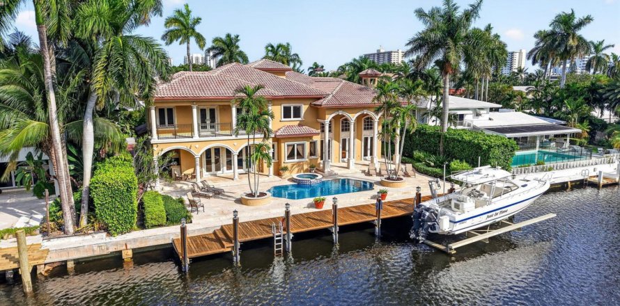 Villa ou maison à Fort Lauderdale, Floride 7 chambres, 558.53 m2 № 2413372