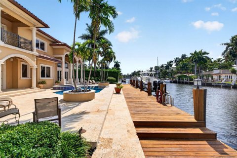 Villa ou maison à vendre à Fort Lauderdale, Floride: 7 chambres, 558.53 m2 № 2413372 - photo 3