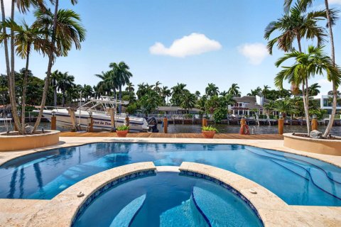 Villa ou maison à vendre à Fort Lauderdale, Floride: 7 chambres, 558.53 m2 № 2413372 - photo 2