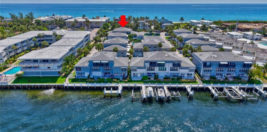 Adosado en Hillsboro Beach, Florida 3 dormitorios, 216.65 m2 № 1946570