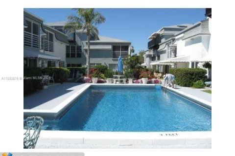 Adosado en venta en Hillsboro Beach, Florida, 3 dormitorios, 216.65 m2 № 1946570 - foto 14