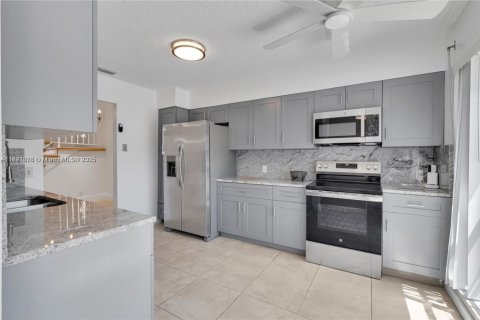 Adosado en venta en Hillsboro Beach, Florida, 3 dormitorios, 216.65 m2 № 1946570 - foto 4