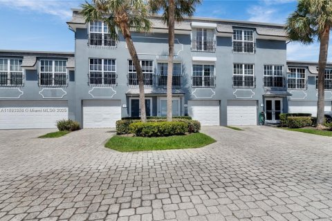 Adosado en venta en Hillsboro Beach, Florida, 3 dormitorios, 216.65 m2 № 1946570 - foto 9