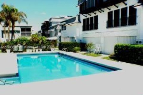 Adosado en venta en Hillsboro Beach, Florida, 3 dormitorios, 216.65 m2 № 1946570 - foto 15