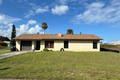 House in Palm Bay, Florida 3 bedrooms, 107.12 sq.m. № 1411687 - photo 1