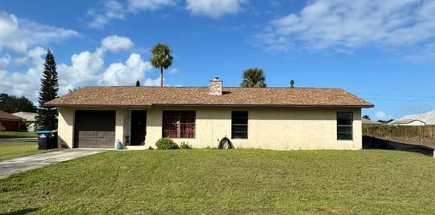 House in Palm Bay, Florida 3 bedrooms, 107.12 sq.m. № 1411687