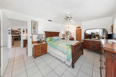 House in Belleair Beach, Florida 3 bedrooms, 182.18 sq.m. № 2142777 - photo 14