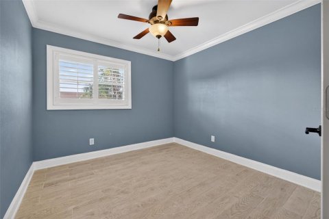 House in Tampa, Florida 3 bedrooms, 175.21 sq.m. № 2099256 - photo 16