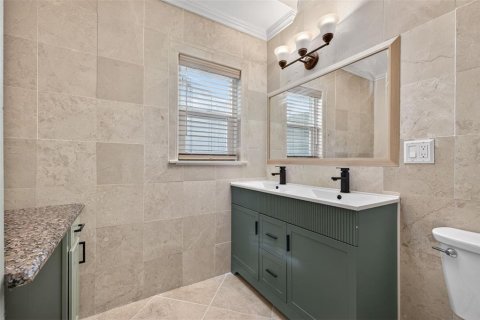 House in Tampa, Florida 3 bedrooms, 175.21 sq.m. № 2099256 - photo 14