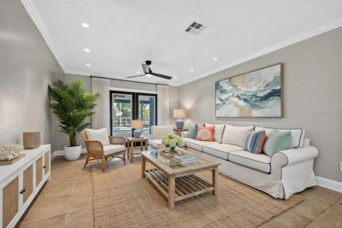 House in Tampa, Florida 3 bedrooms, 175.21 sq.m. № 2099256 - photo 10