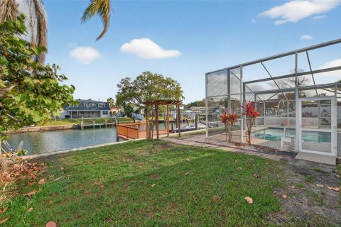 House in Tampa, Florida 3 bedrooms, 175.21 sq.m. № 2099256 - photo 25