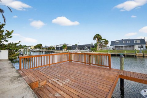House in Tampa, Florida 3 bedrooms, 175.21 sq.m. № 2099256 - photo 30