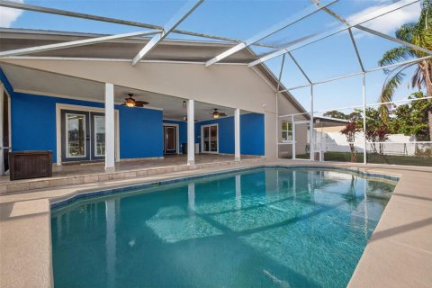 House in Tampa, Florida 3 bedrooms, 175.21 sq.m. № 2099256 - photo 21