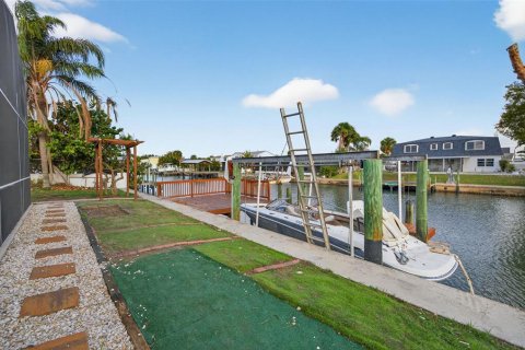 House in Tampa, Florida 3 bedrooms, 175.21 sq.m. № 2099256 - photo 27