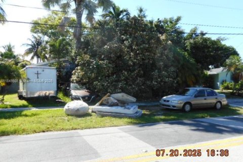 House in Cutler Bay, Florida 3 bedrooms, 223.34 sq.m. № 1857046 - photo 1
