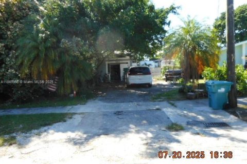 House in Cutler Bay, Florida 3 bedrooms, 223.34 sq.m. № 1857046 - photo 2