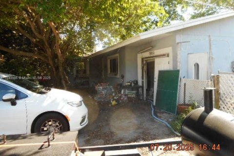 House in Cutler Bay, Florida 3 bedrooms, 223.34 sq.m. № 1857046 - photo 3