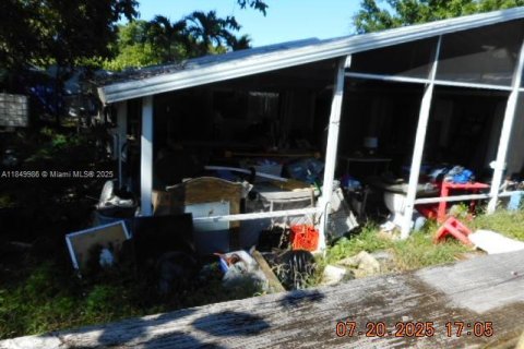 House in Cutler Bay, Florida 3 bedrooms, 223.34 sq.m. № 1857046 - photo 15