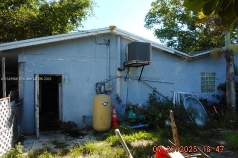 House in Cutler Bay, Florida 3 bedrooms, 223.34 sq.m. № 1857046 - photo 9