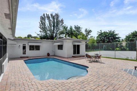 Купить виллу или дом в Плантация, Флорида 5 спален, 316.15м2, № 1927966 - фото 16