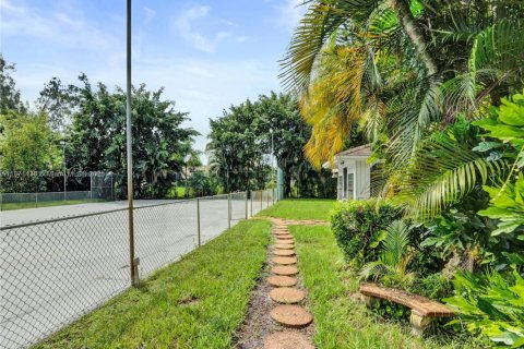 Купить виллу или дом в Плантация, Флорида 5 спален, 316.15м2, № 1927966 - фото 18