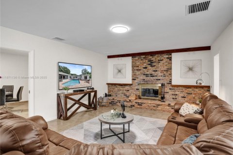 Купить виллу или дом в Плантация, Флорида 5 спален, 316.15м2, № 1927966 - фото 11