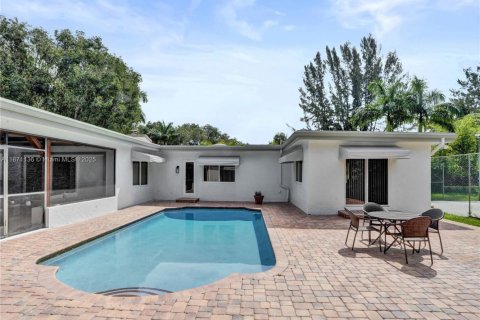 Купить виллу или дом в Плантация, Флорида 5 спален, 316.15м2, № 1927966 - фото 15