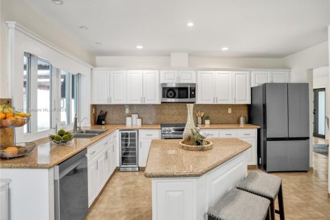 Купить виллу или дом в Плантация, Флорида 5 спален, 316.15м2, № 1927966 - фото 9