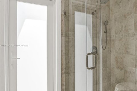 Купить виллу или дом в Плантация, Флорида 5 спален, 316.15м2, № 1927966 - фото 29