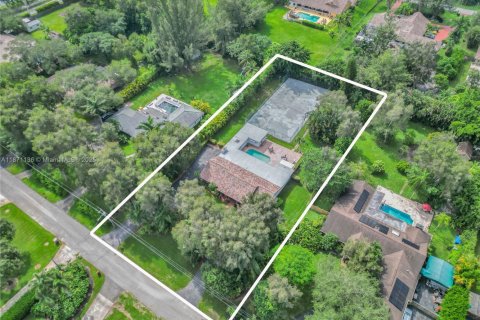 Купить виллу или дом в Плантация, Флорида 5 спален, 316.15м2, № 1927966 - фото 1