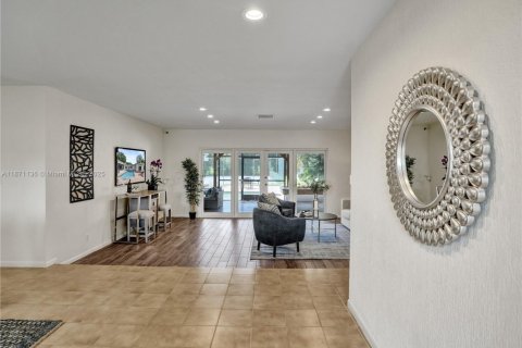 Купить виллу или дом в Плантация, Флорида 5 спален, 316.15м2, № 1927966 - фото 7