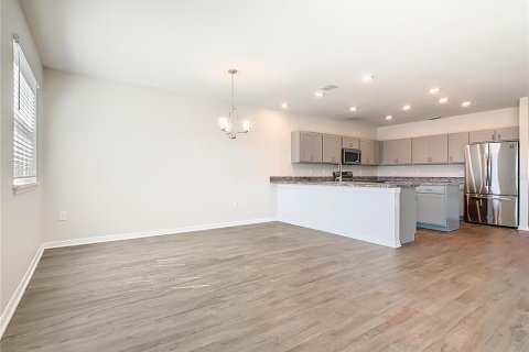 House in Winter Haven, Florida 5 bedrooms, 297.29 sq.m. № 2097867 - photo 22