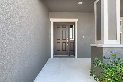 House in Winter Haven, Florida 5 bedrooms, 297.29 sq.m. № 2097867 - photo 6
