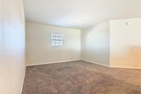House in Winter Haven, Florida 5 bedrooms, 297.29 sq.m. № 2097867 - photo 28