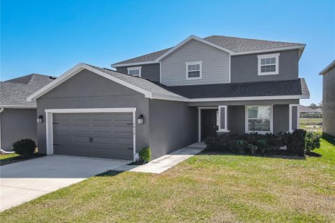 House in Winter Haven, Florida 5 bedrooms, 297.29 sq.m. № 2097867
