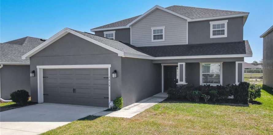 House in Winter Haven, Florida 5 bedrooms, 297.29 sq.m. № 2097867