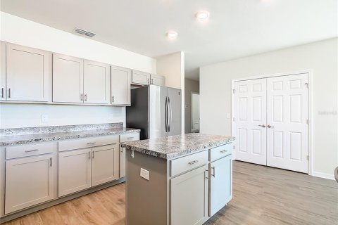 House in Winter Haven, Florida 5 bedrooms, 297.29 sq.m. № 2097867 - photo 15