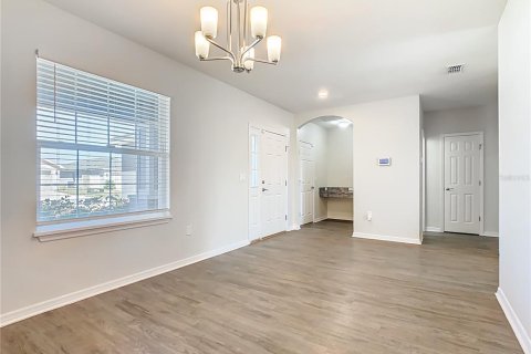 House in Winter Haven, Florida 5 bedrooms, 297.29 sq.m. № 2097867 - photo 11