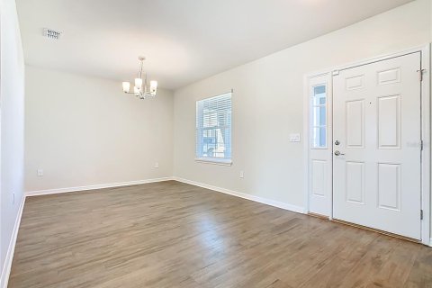House in Winter Haven, Florida 5 bedrooms, 297.29 sq.m. № 2097867 - photo 8
