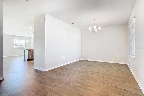 House in Winter Haven, Florida 5 bedrooms, 297.29 sq.m. № 2097867 - photo 9