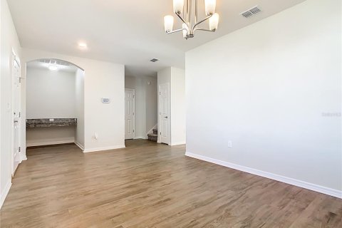 House in Winter Haven, Florida 5 bedrooms, 297.29 sq.m. № 2097867 - photo 10