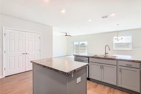 House in Winter Haven, Florida 5 bedrooms, 297.29 sq.m. № 2097867 - photo 13