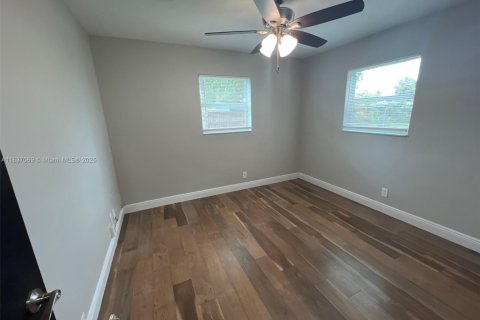 House in Margate, Florida 3 bedrooms, 85.47 sq.m. № 1823722 - photo 6