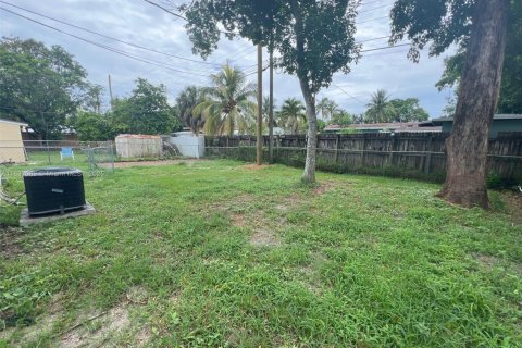 House in Margate, Florida 3 bedrooms, 85.47 sq.m. № 1823722 - photo 16