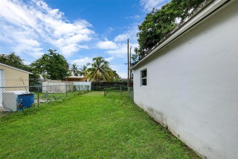 House in Margate, Florida 3 bedrooms, 85.47 sq.m. № 1823722 - photo 24