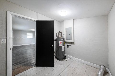 House in Margate, Florida 3 bedrooms, 85.47 sq.m. № 1823722 - photo 19