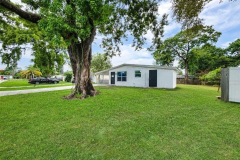 House in Margate, Florida 3 bedrooms, 85.47 sq.m. № 1823722 - photo 29