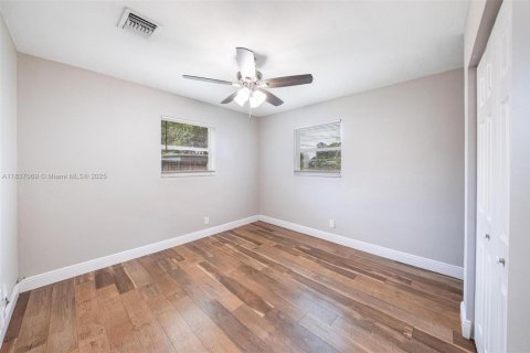 House in Margate, Florida 3 bedrooms, 85.47 sq.m. № 1823722 - photo 21