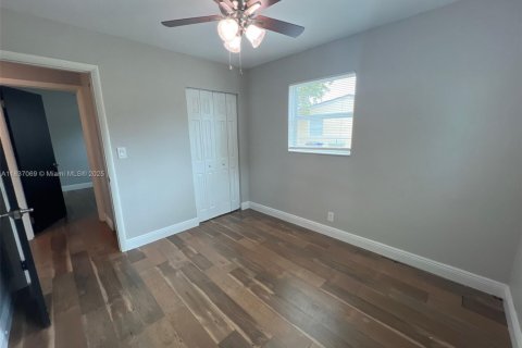 House in Margate, Florida 3 bedrooms, 85.47 sq.m. № 1823722 - photo 11